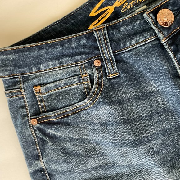 SEVEN 7 Women's Weekend Shorts NWT Size 6 - Picture 2 of 6